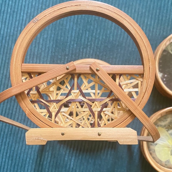 Vintage Rattan Butterfly Coaster Set with Holder - 7 Pieces - Handmade - Picture 8 of 11